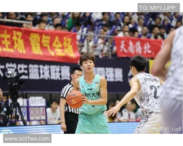 南京篮球队在城市联赛积分榜中以80分稳居第一名展现强劲实力